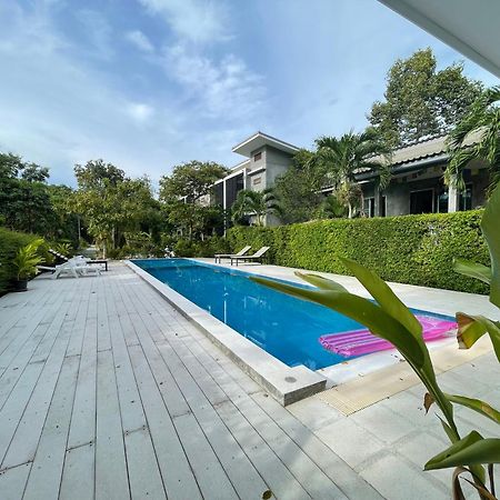 The Zohan Resort & Travel Agency Wok Tum Экстерьер фото